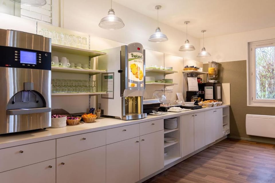 Sure Hotel by Best Western Plaisir Hotel in Île-de-France