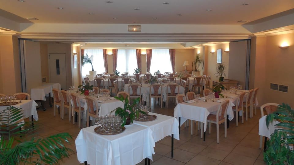 Logis Hotel Restaurant des Voyageurs Hotel in Auvergne-Rhône-Alpes