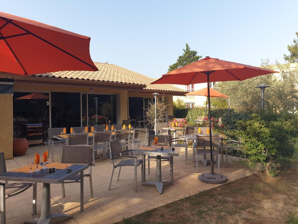 Hotel Restaurant Le Mas De L'Olivier Hotel in Pont-Saint-Esprit