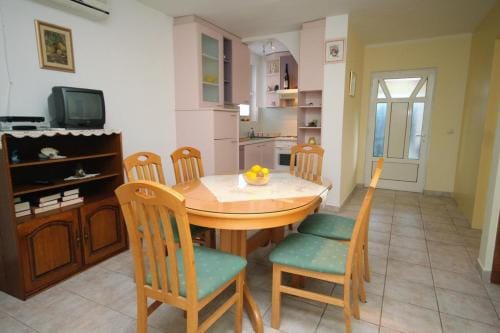 Apartments and rooms with parking space Marina, Trogir - 5953 Hotel in Šibenik-Knin County, Croatia