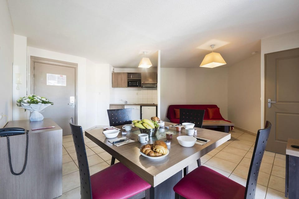 Park & Suites Village Aix-Le Rousset Apartment hotel in French Riviera