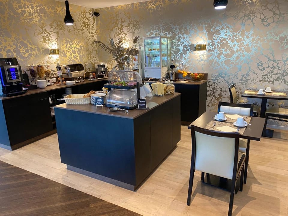 Hotel Le Berry Saint-Nazaire Hotel in Saint-Nazaire