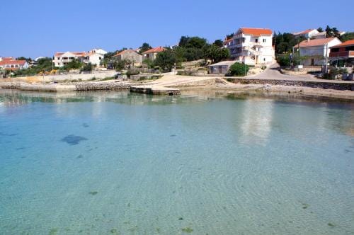 Double Room Jakisnica 4160d Hotel in Lun