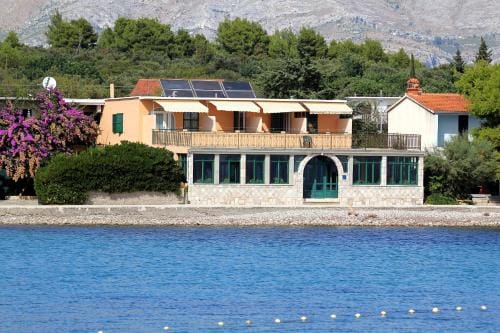 Apartments and rooms by the sea Sucuraj, Hvar - 4029 Hotel in Dubrovnik-Neretva County