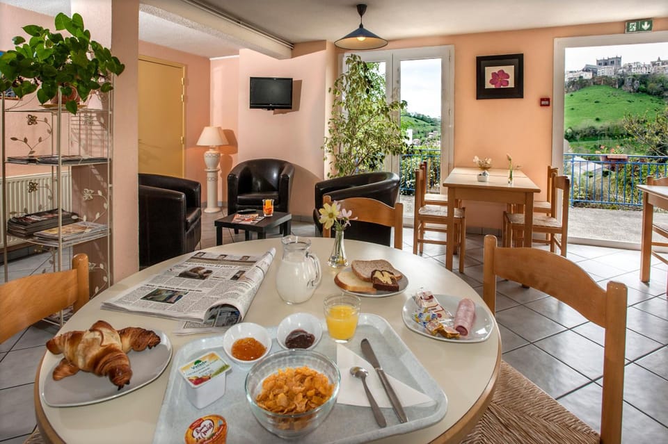 Brit Hotel Essentiel Saint-Flour Hotel in Saint-Flour