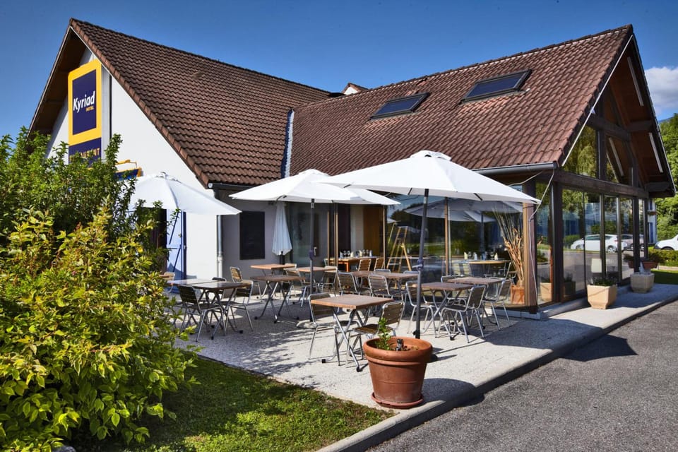 Kyriad Geneve - Saint Genis Pouilly Hotel in Canton of Geneva
