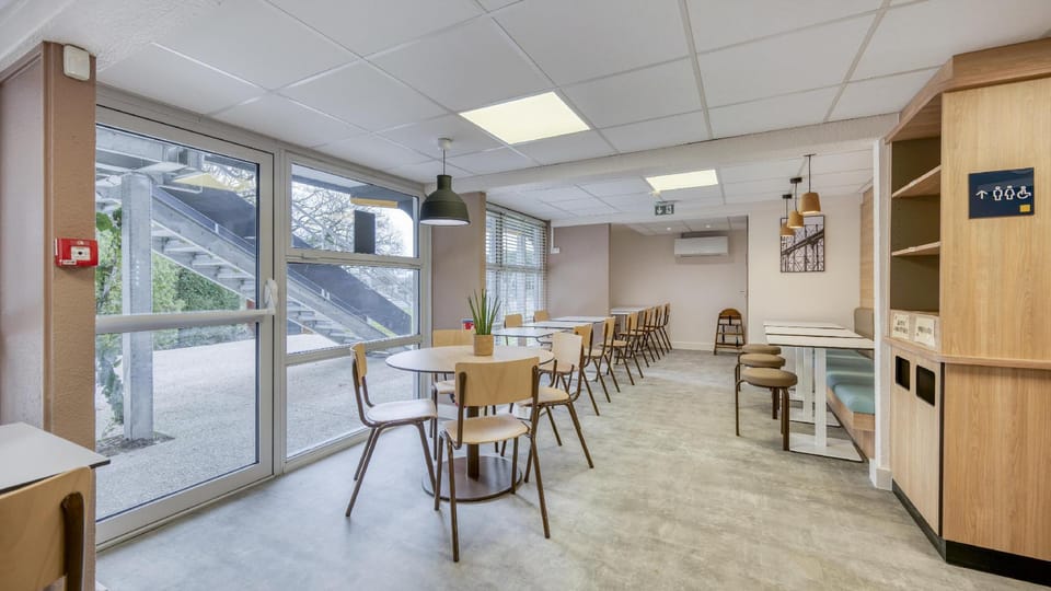Premiere Classe Lyon Est Aeroport Saint Exupery Hotel in Auvergne-Rhône-Alpes