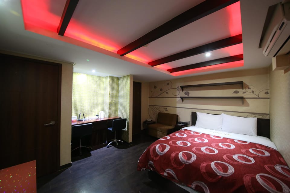 Daebang (Daebang Station) Roche Motel in Seoul