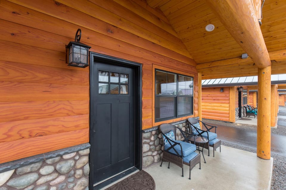 Woodland Inns Lodge in Forks