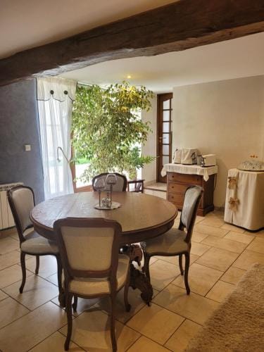 La Merlette89 Hotel in Île-de-France