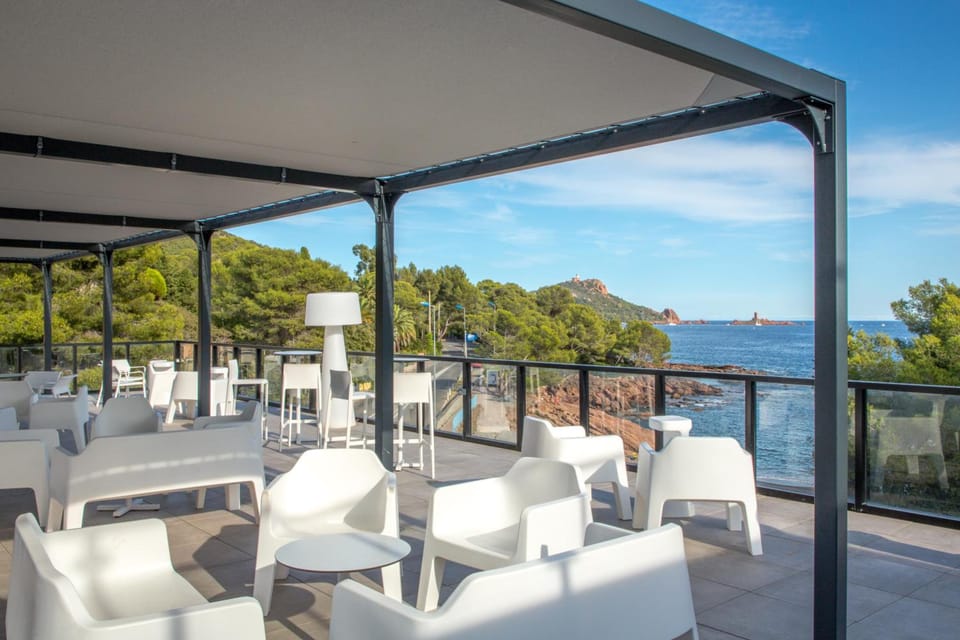 Bar/lounge