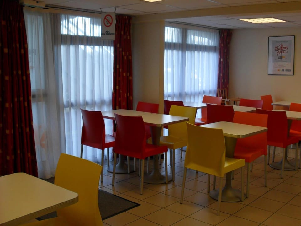 Hotel Premiere Classe Saint Ouen L'Aumone Hotel in Pontoise