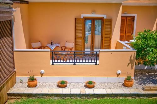 Houmis Apts & Studios Hotel in Corfu, Greece