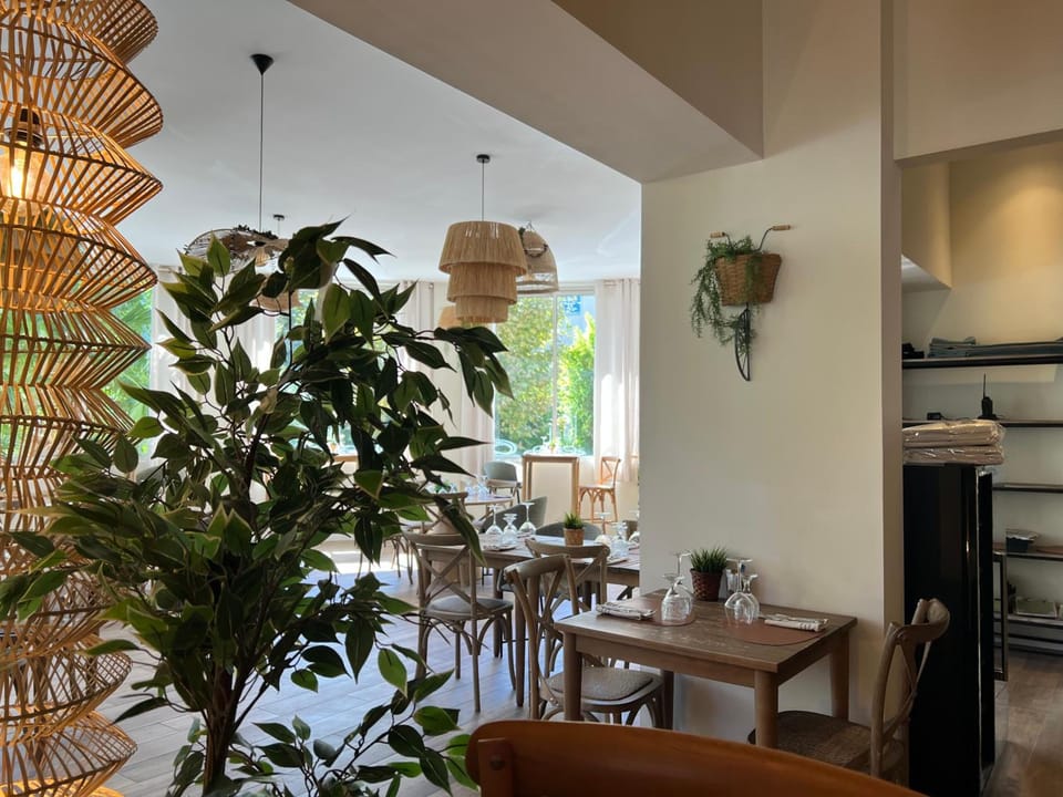 Adonis Sanary Grand Hôtel des Bains Hotel in Sanary-sur-Mer