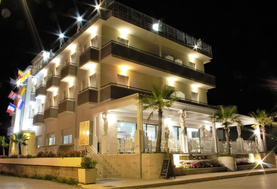 GFH - Hotel Sole Resort & Spa Hotel in Marotta