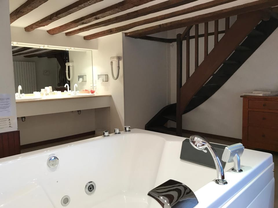 Chateau de Sissi Hotel in Normandy
