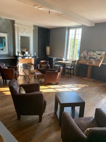 Logis Domaine du Prieure Hotel in Nouvelle-Aquitaine