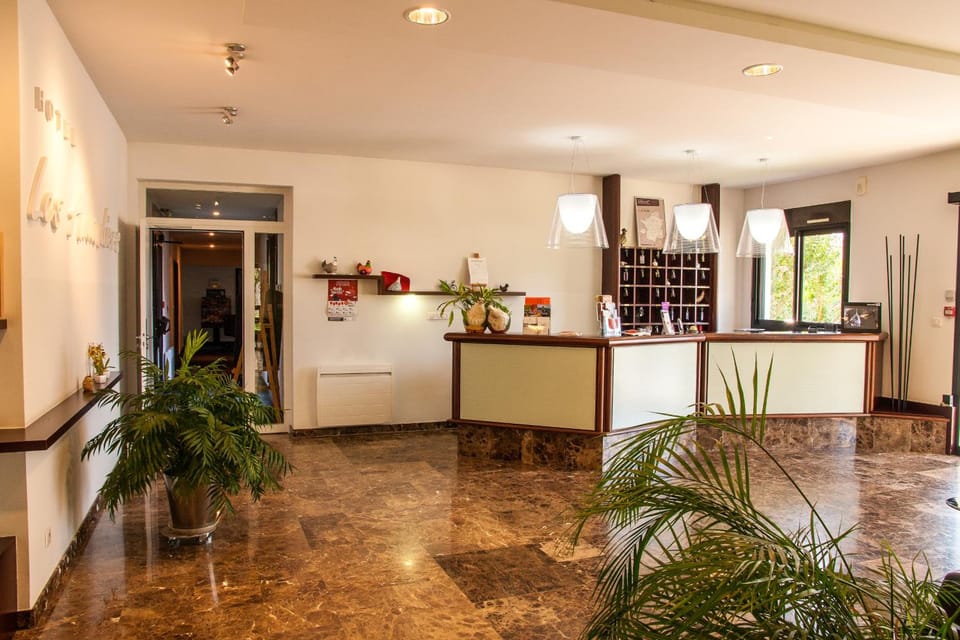 Hotel Les Amandiers Hotel in Provence-Alpes-Côte d'Azur