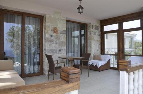 Tas Avlu Butik Otel Hotel in İzmir Province