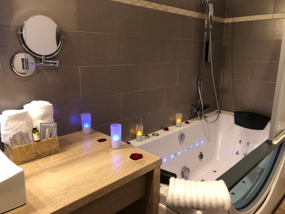 Logis Hotel Oasis Hotel in Normandy
