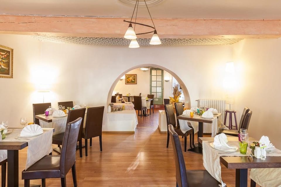 Logis Auberge La Cremaillere Hotel in Nouvelle-Aquitaine