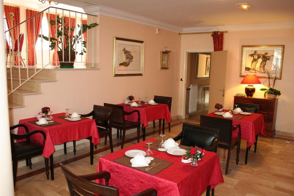 Hotel Saint Alban Hotel in Saint-Maur-des-Fossés