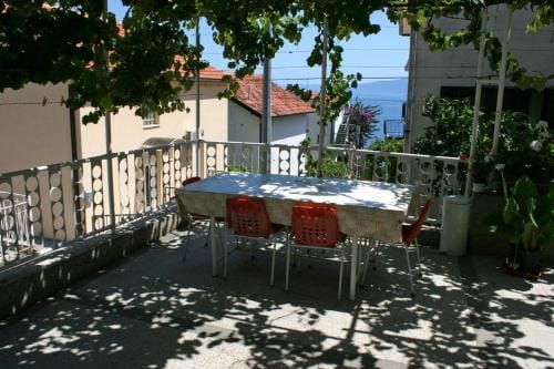 Rooms by the sea Podaca, Makarska - 6824 Hotel in Dubrovnik-Neretva County
