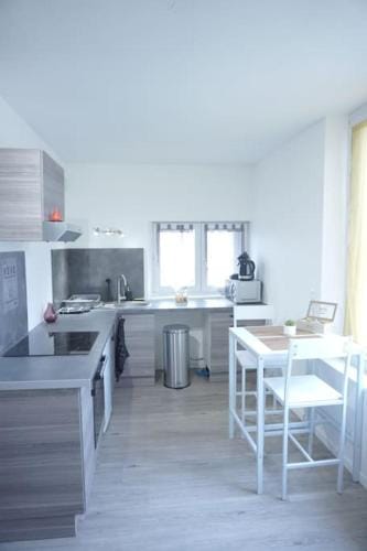 Studio Cosy proche gare Hotel in Wallonia, Belgium