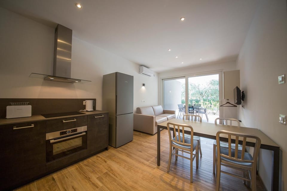 Riva Lake Lodge Apartment hotel in Riva del Garda