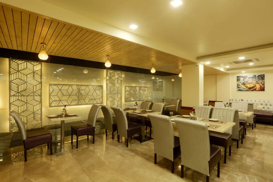 Hotel Omega - Gurgaon Central Hotel in Gurugram