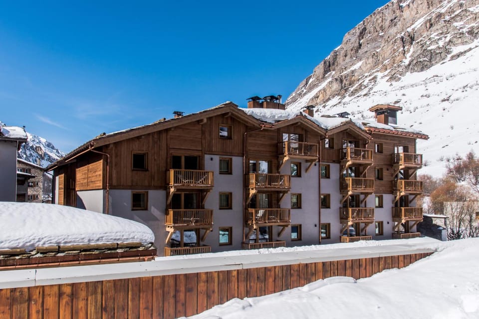 Chalet Skadi - Village Montana Hotel in Val dIsere