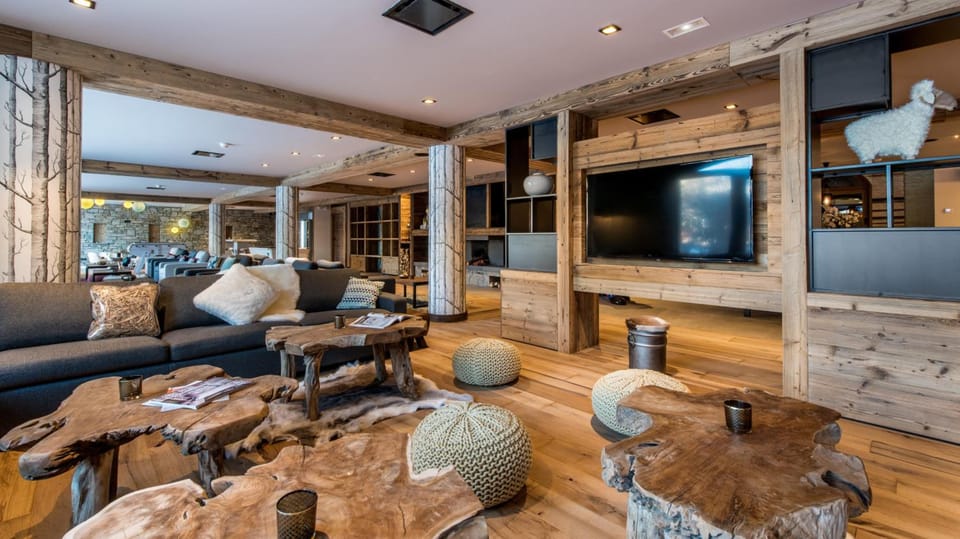 Chalet Skadi - Village Montana Hotel in Val dIsere