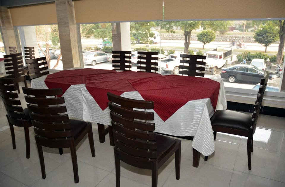 Hotel Redison Blue Area Hotel in Islamabad