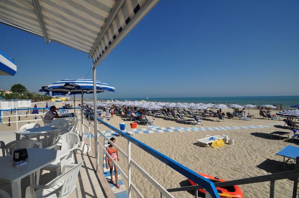 Villa Dei Romanzi Hotel in Giulianova