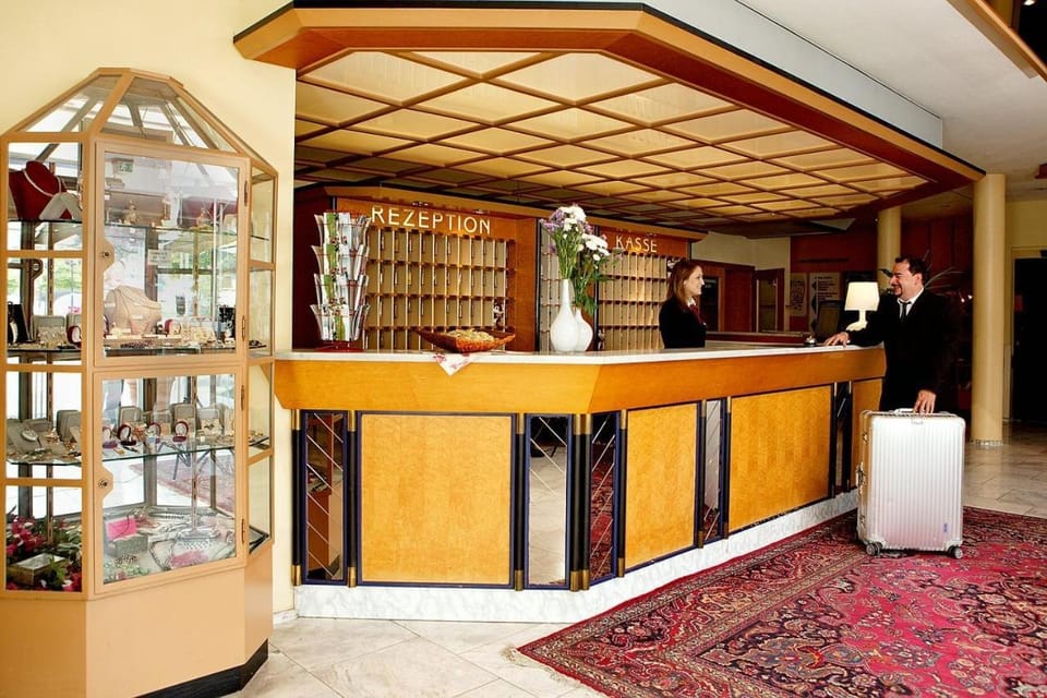 Rheinhotel Vier Jahreszeiten Bad Breisig Hotel in Ahrweiler