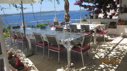 J&B Holiday House Hvar Hotel in Hvar