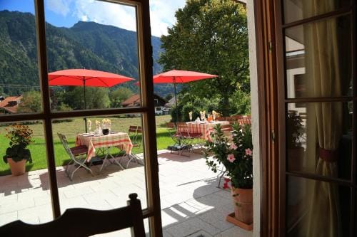 Klosterhof zur Post Hotel in Tyrol