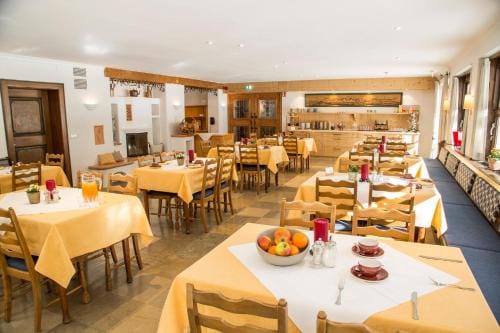 Klosterhof zur Post Hotel in Tyrol