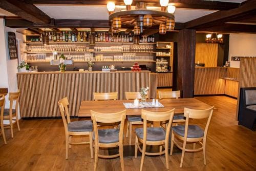 Deutsches Haus Hotel Restaurant Gastwirtschaft Biergarten am Radweg Bermuthshain Hotel in Hesse