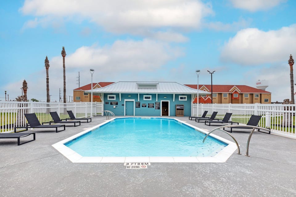 Candlewood Suites Aransas Pass By IHG Hotel in Aransas Pass