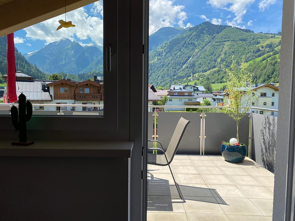 Art Apart Nomay Summercard Blick Top of Salzburg Hotel in Piesendorf