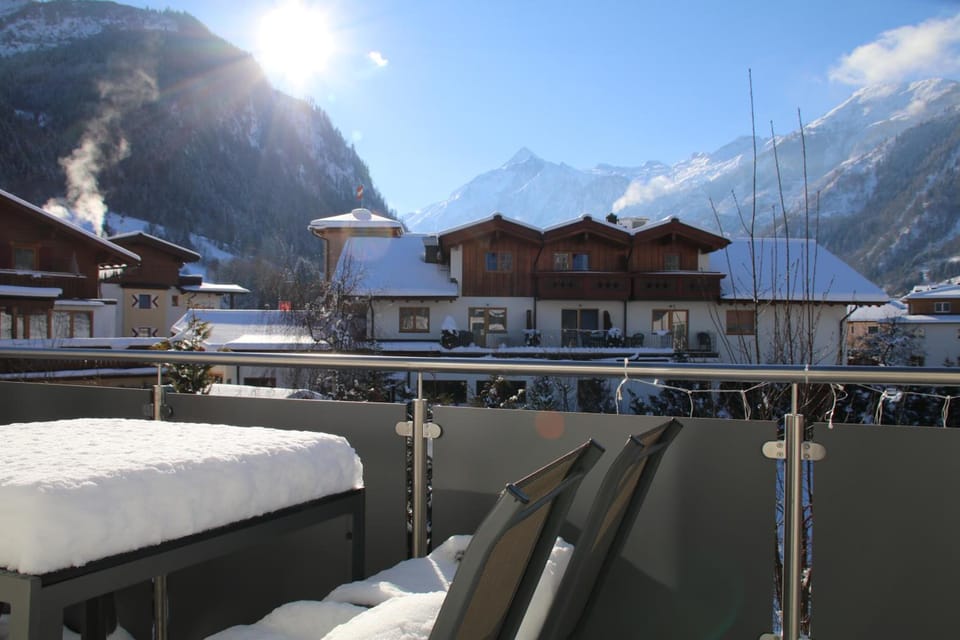 Art Apart Nomay Summercard Blick Top of Salzburg Hotel in Piesendorf