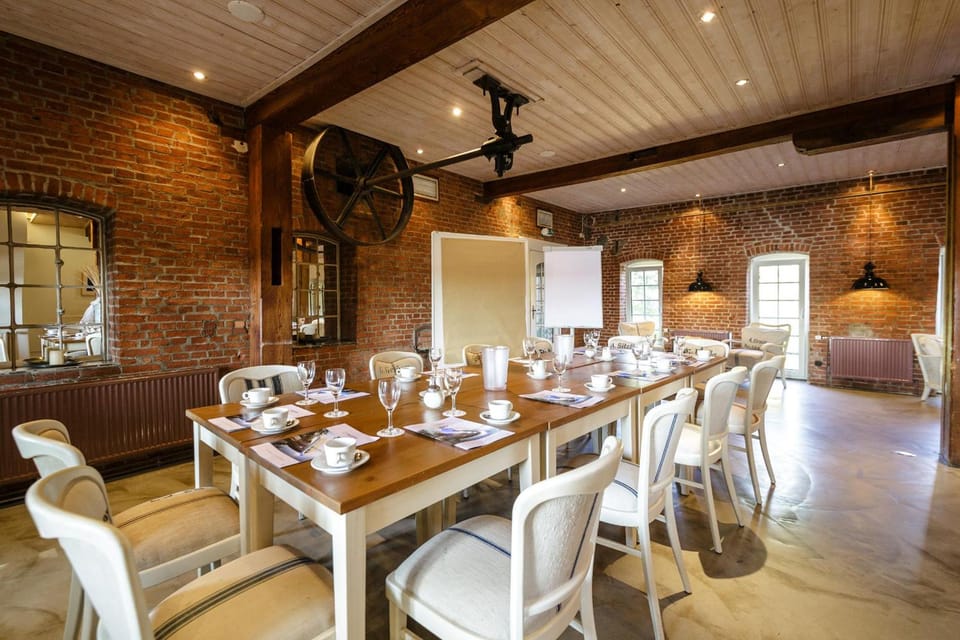 Banquet hall