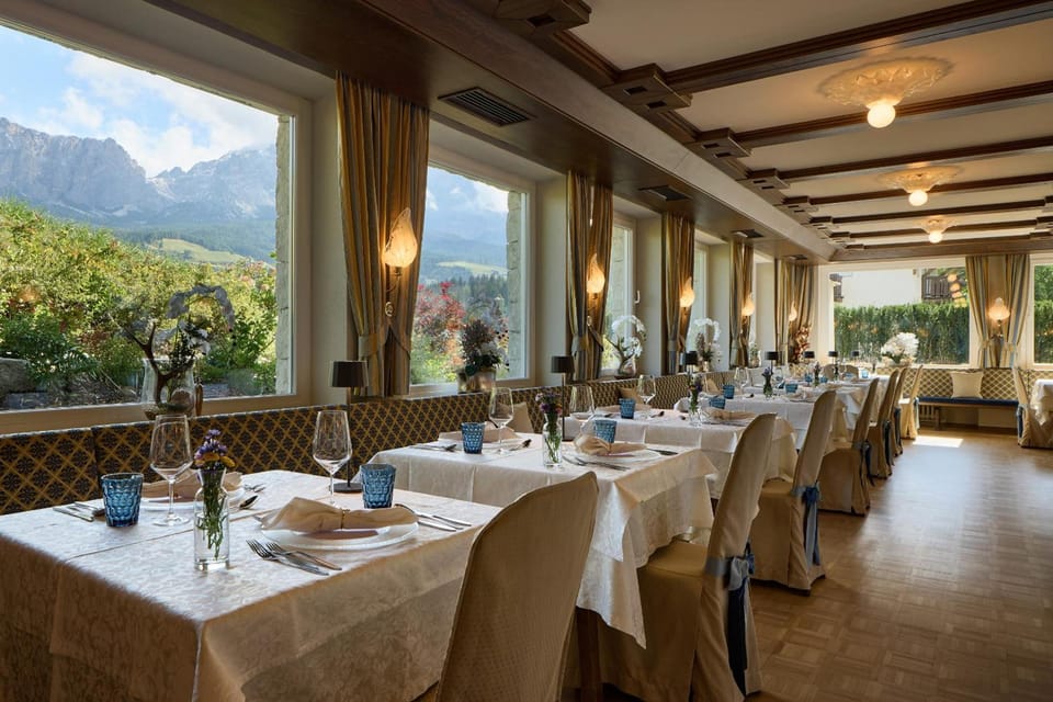 Dolomites Wellness Hotel Savoy Hotel in La Villa