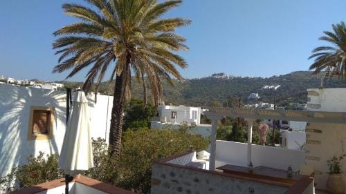 En Patmo Holiday Home Hotel in Decentralized Administration of the Aegean