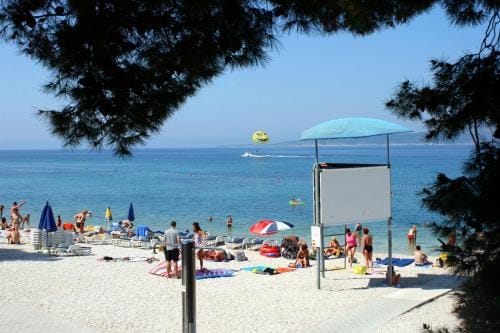 Apartments and rooms by the sea Baska Voda, Makarska - 6748 Hotel in Baška Voda