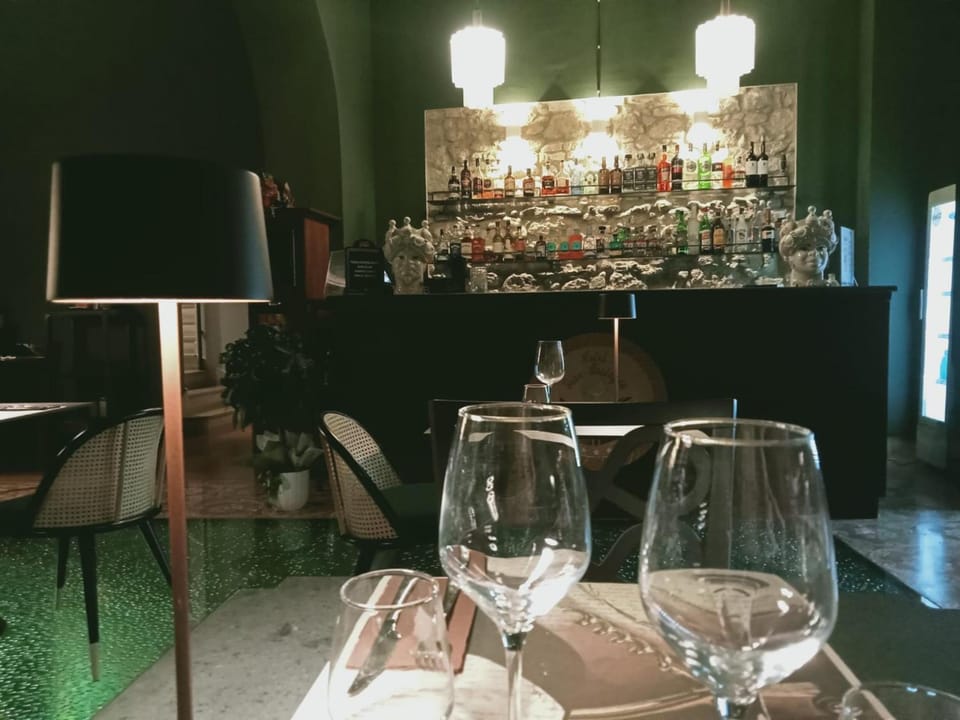 Bar/lounge