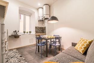 Brand new apartment for 4 guests + Wi-Fi Hotel in Trieste