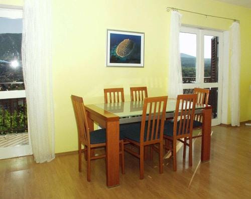 Apartments and rooms with parking space Jelsa, Hvar - 4640 Hotel in Dubrovnik-Neretva County