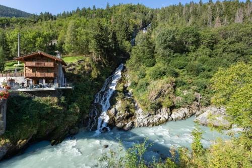 La Cascata Chambres d'hotes Hotel in Aosta Valley, Italy